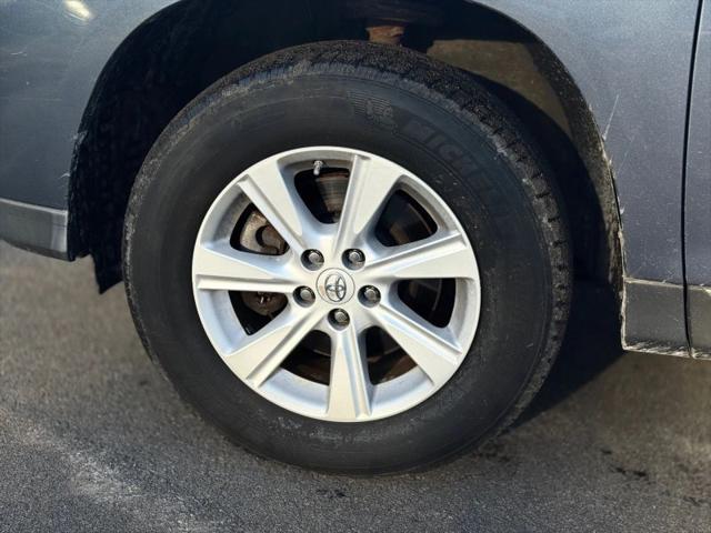 2011 Toyota Highlander SE V6