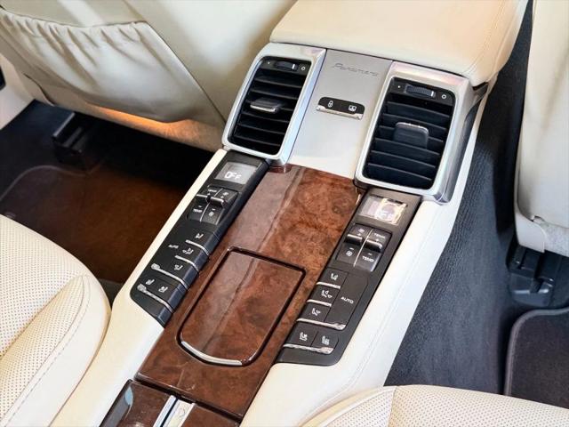 2012 Porsche Panamera Turbo S
