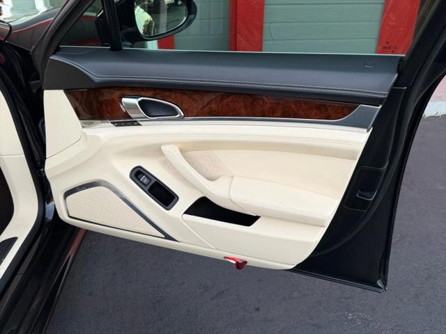 2012 Porsche Panamera Turbo S