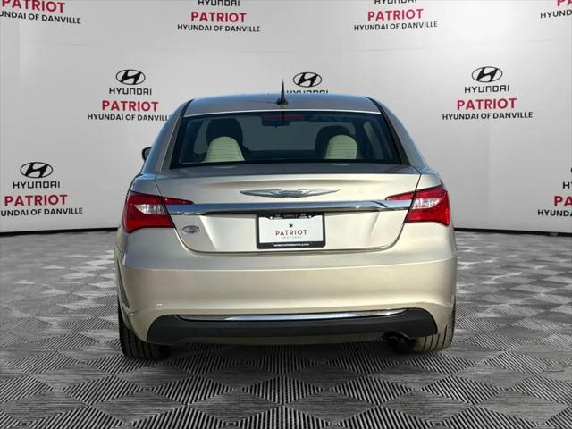 2013 Chrysler 200 LX