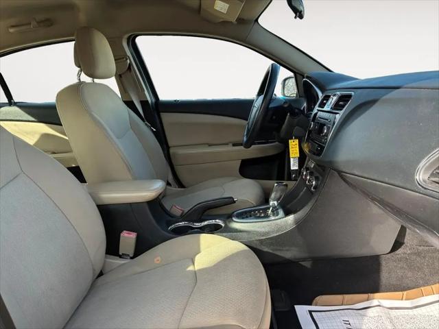 2013 Chrysler 200 LX