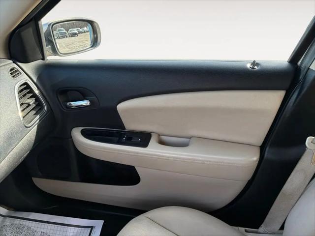 2013 Chrysler 200 LX