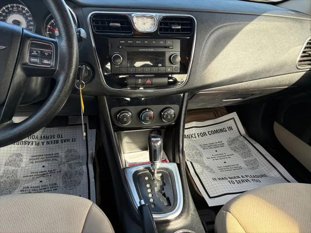 2013 Chrysler 200 LX