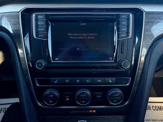 2016 Volkswagen Passat 1.8T SE