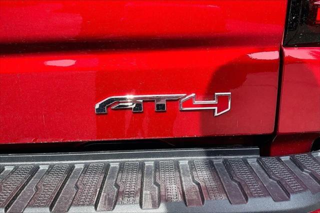2025 GMC Sierra 1500 4WD Crew Cab Short Box AT4