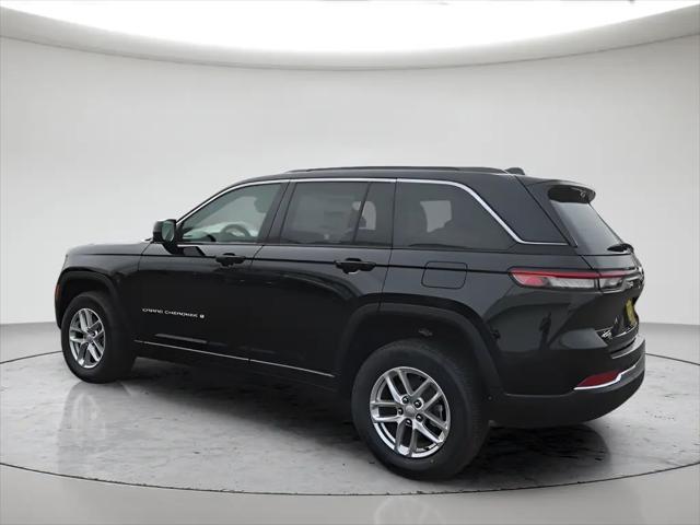 2026 Jeep Grand Cherokee Laredo 4x4