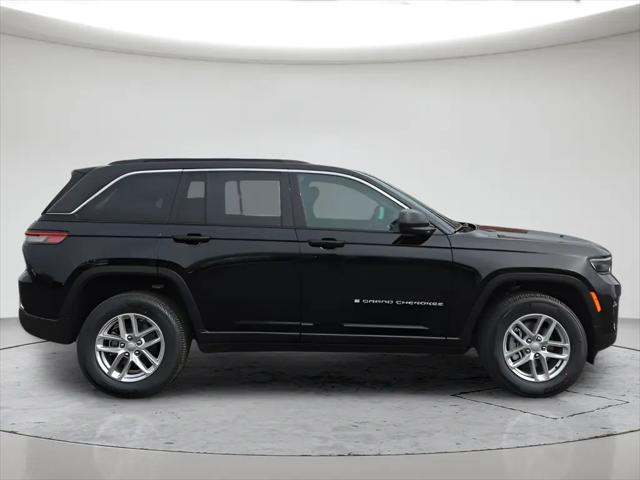 2026 Jeep Grand Cherokee Laredo 4x4