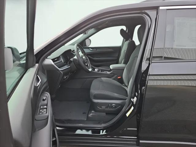 2026 Jeep Grand Cherokee Laredo 4x4