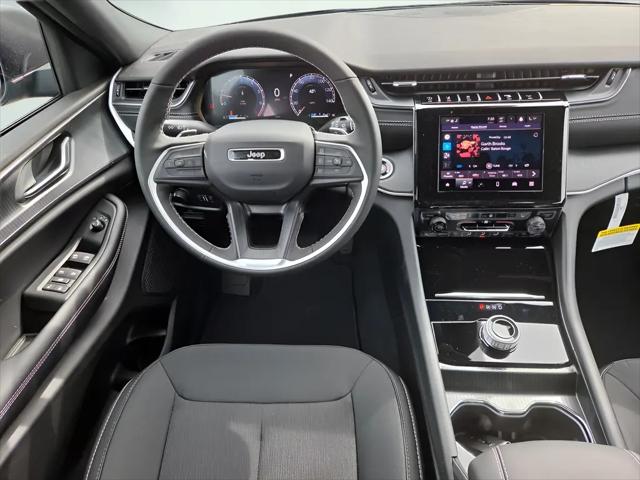2026 Jeep Grand Cherokee Laredo 4x4