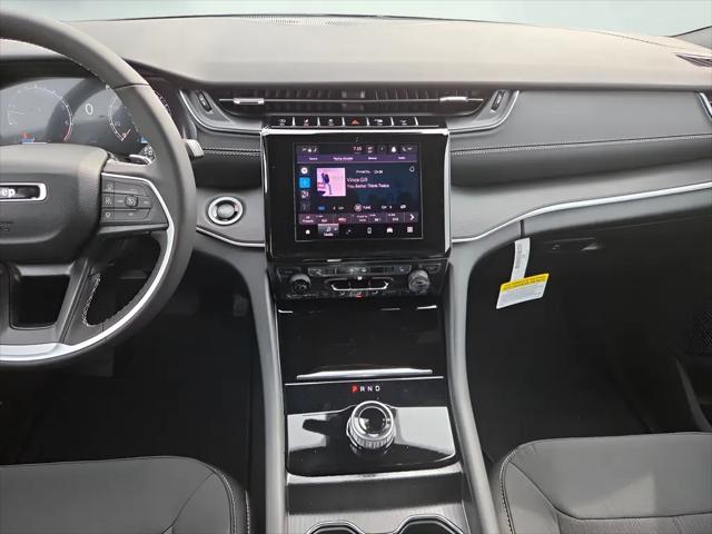 2026 Jeep Grand Cherokee Laredo 4x4