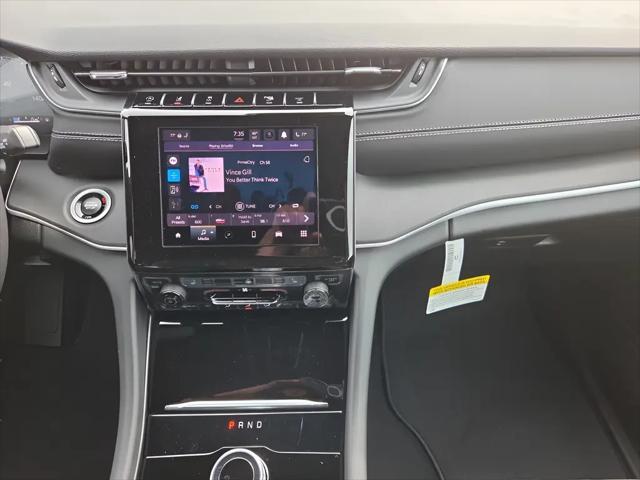 2026 Jeep Grand Cherokee Laredo 4x4
