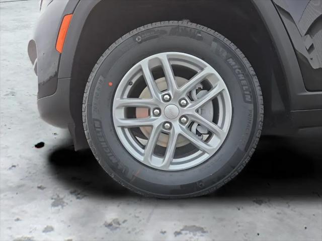 2026 Jeep Grand Cherokee Laredo 4x4