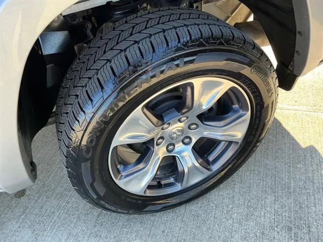 2019 Ram 1500 Laramie Crew Cab 4x4 5'7" Box