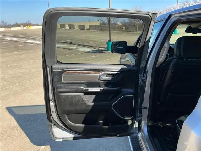 2019 Ram 1500 Laramie Crew Cab 4x4 5'7" Box