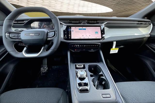 2026 Jeep Cherokee Laredo 4x4