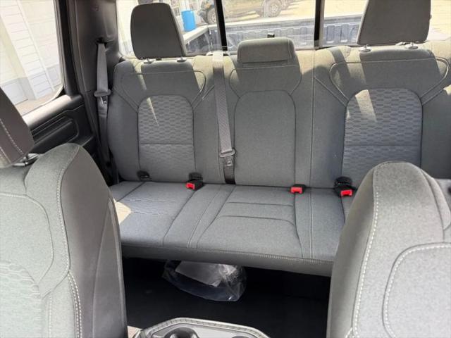 2026 Ram 1500 Express Crew Cab 4x4 5'7" Box