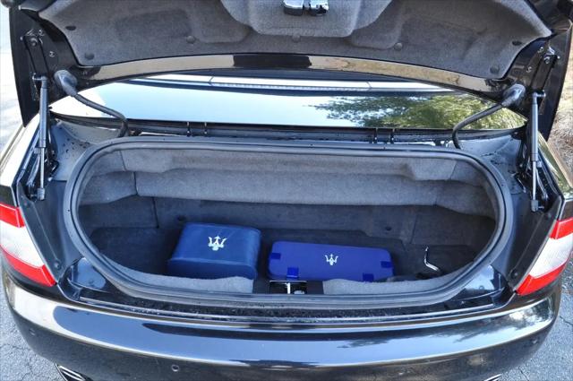 2011 Maserati GranTurismo Standard