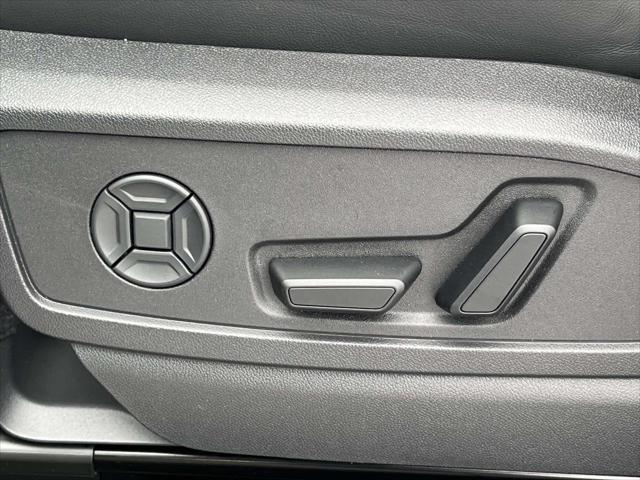 2025 Audi SQ5 Premium Plus TFSI quattro S tronic
