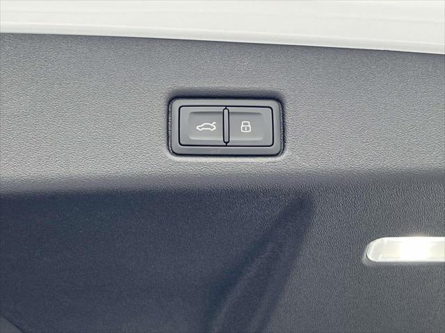 2025 Audi SQ5 Premium Plus TFSI quattro S tronic