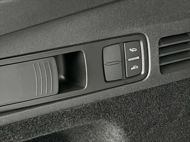 2025 Audi SQ5 Premium Plus TFSI quattro S tronic