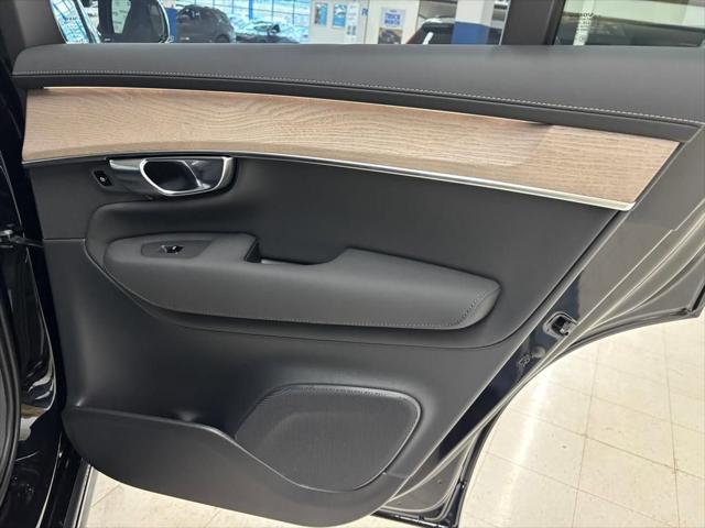 2026 Volvo XC90 Plus, B6 AWD Gas (mild hybrid), Gasoline, Bright, 7 Seats