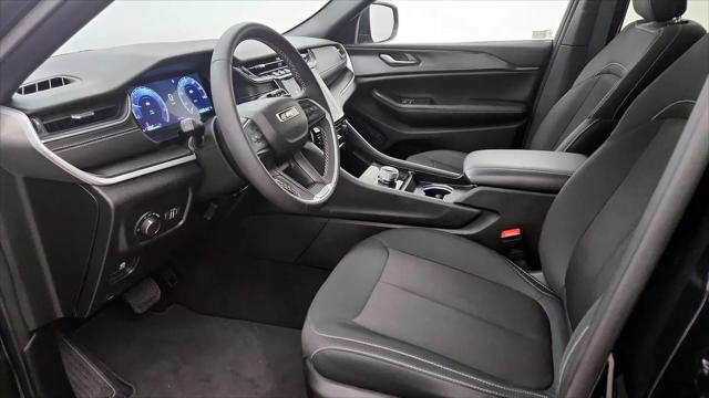 2024 Jeep Grand Cherokee Laredo X 4x2