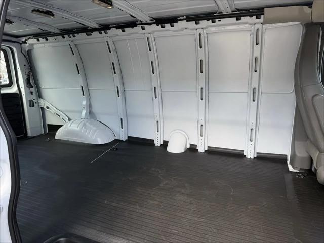 2026 Chevrolet Express Cargo Van 2500 Extended Wheelbase, WT, RWD