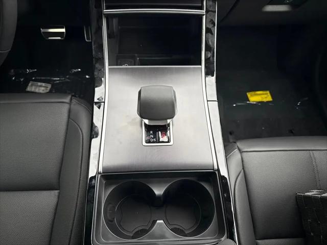 2026 Land Rover Range Rover Velar P250 Dynamic SE