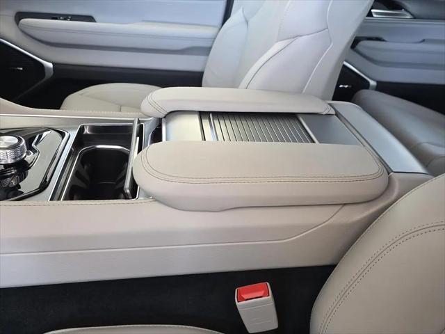 2026 Jeep Grand Wagoneer 4x2