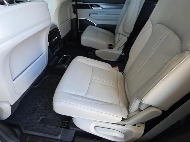 2026 Jeep Grand Wagoneer 4x2