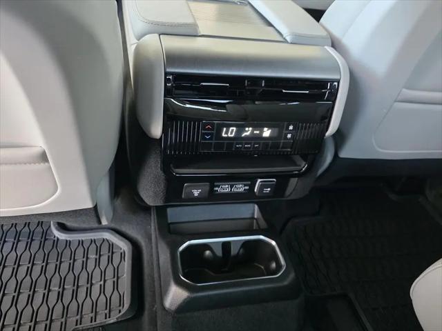 2026 Jeep Grand Wagoneer 4x2