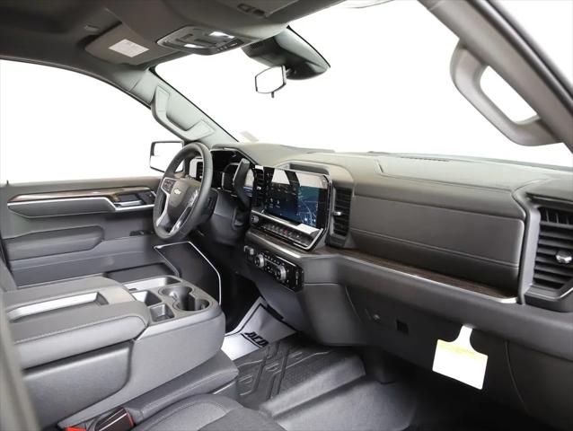 2026 Chevrolet Silverado 1500 4WD Crew Cab Standard Bed LT
