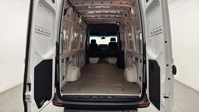 2023 Mercedes-Benz Sprinter 2500 High Roof 4-Cyl Gas