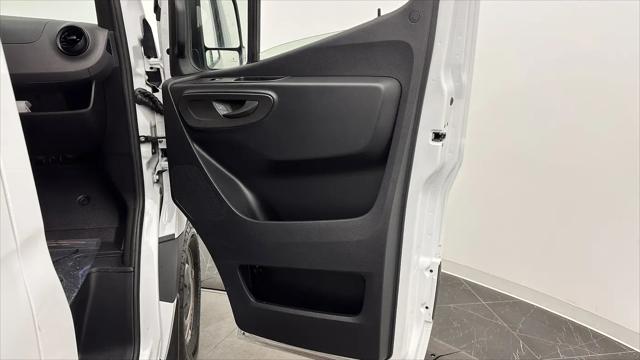 2023 Mercedes-Benz Sprinter 2500 High Roof 4-Cyl Gas