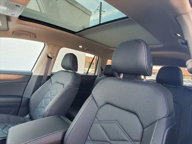 2026 Volkswagen Atlas SE with Technology