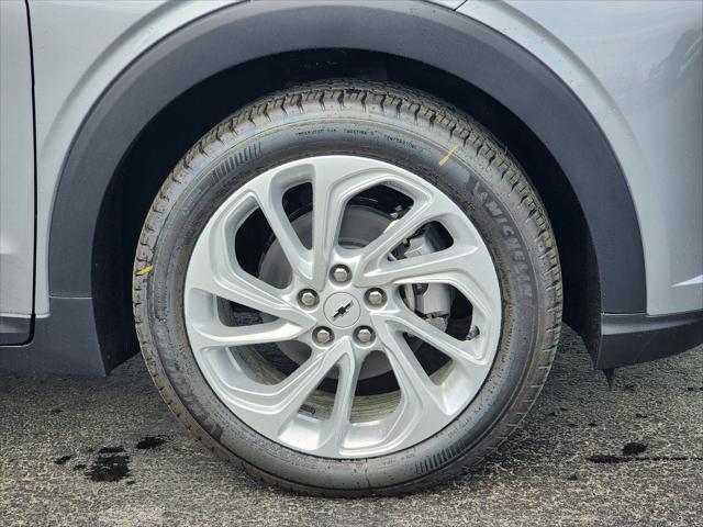 2027 Chevrolet Bolt LT FWD