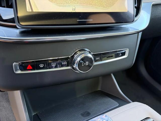 2026 Volvo XC90 Plug-In Hybrid Plus, T8 AWD, Electric/Gasoline, Bright, 6 Seats
