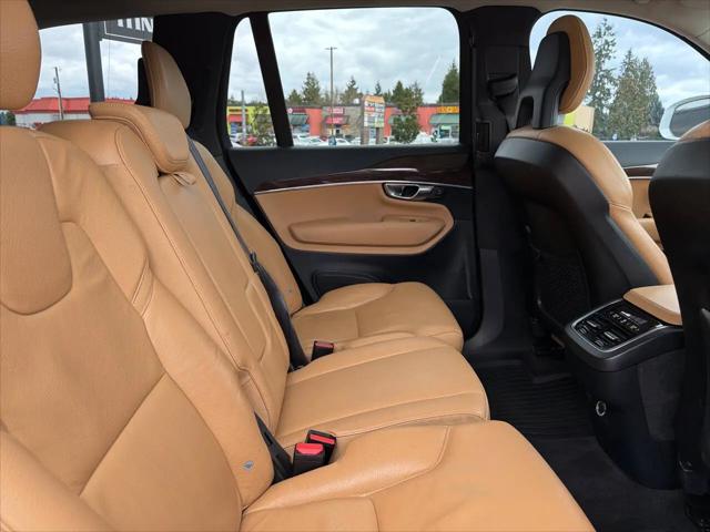 2016 Volvo XC90 T6 Momentum