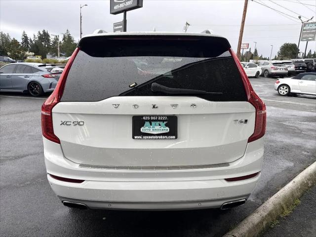 2016 Volvo XC90 T6 Momentum