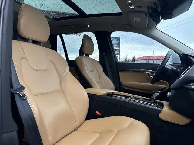 2016 Volvo XC90 T6 Momentum