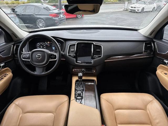2016 Volvo XC90 T6 Momentum