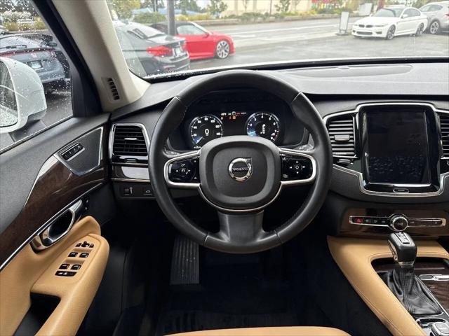 2016 Volvo XC90 T6 Momentum