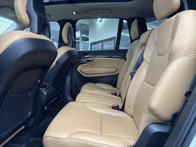 2016 Volvo XC90 T6 Momentum
