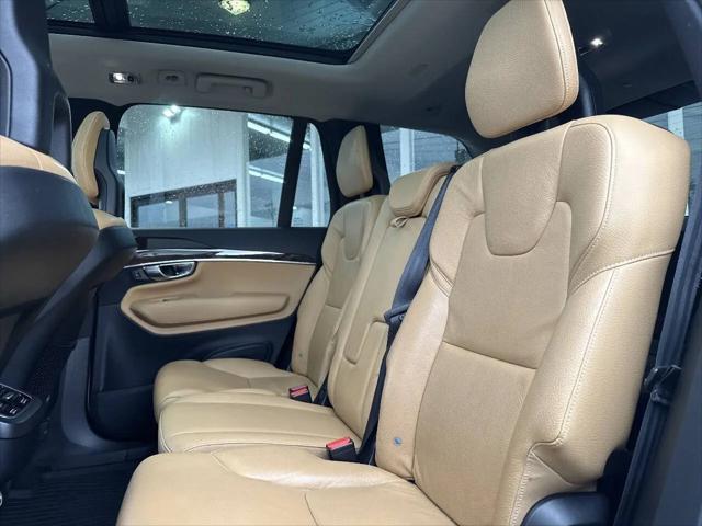 2016 Volvo XC90 T6 Momentum