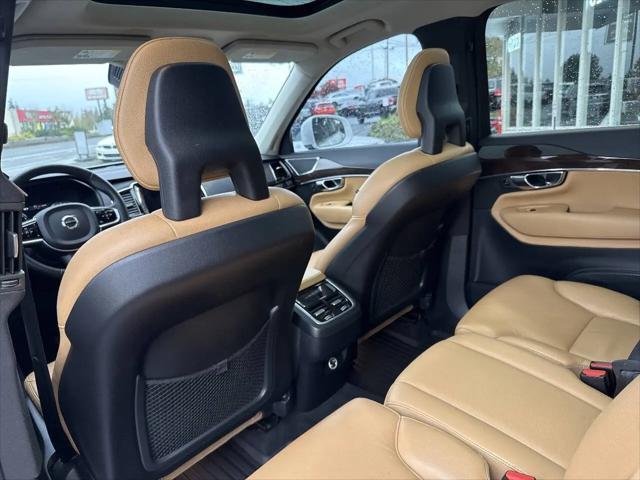 2016 Volvo XC90 T6 Momentum