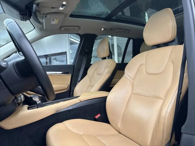 2016 Volvo XC90 T6 Momentum
