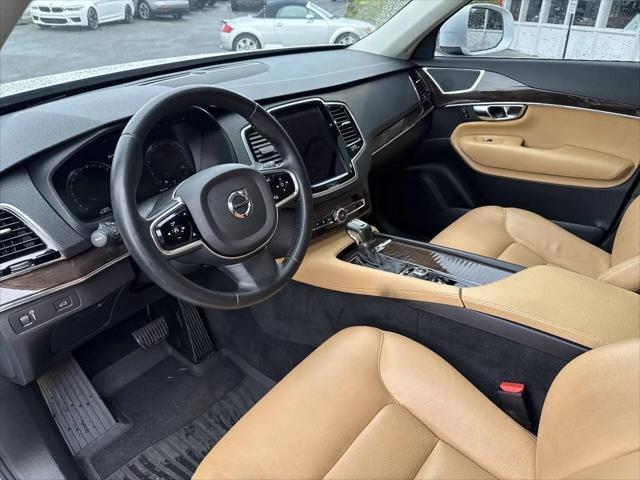 2016 Volvo XC90 T6 Momentum