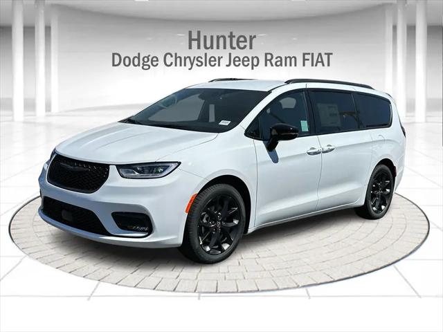 2026 Chrysler Pacifica Select for sale in Lancaster, CA