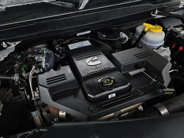 2024 Ram 3500 Laramie Crew Cab 4x4 8' Box