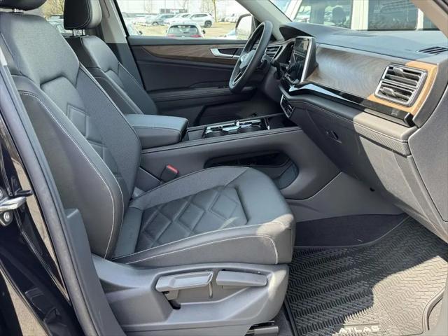 2026 Volkswagen Atlas SE with Technology